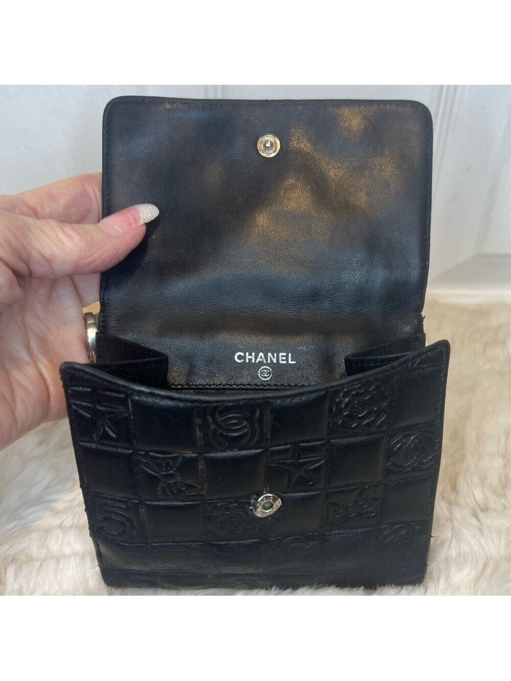 ❤️CHANEL PRECIOUS SYMBOLS ICON LUCKY COMPACT WALLET - Picture 6 of 16